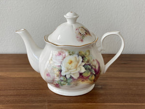 Vintage Royal Patrician Teapot by Dynasty (WR)